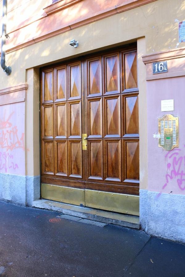 Charming Apartment In The Navigli District - 4 People ミラノ エクステリア 写真