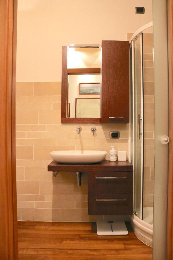 Charming Apartment In The Navigli District - 4 People ミラノ エクステリア 写真