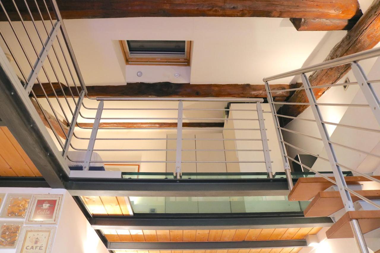 Charming Apartment In The Navigli District - 4 People ミラノ エクステリア 写真